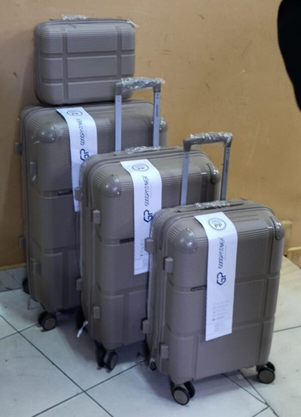 4-in-1 Luxurious Unbreakable Suitcase – Size 2